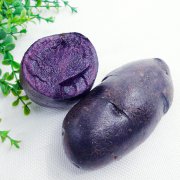 黑土豆营养丰富，空气炸锅怎么用黑土豆炸薯条呢?